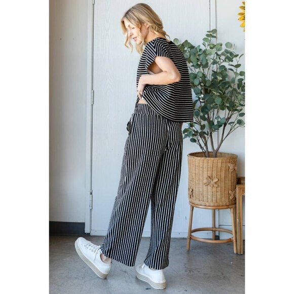 Stripe Texture Knit Front Pocket Long Pants - Picture 8 of 15